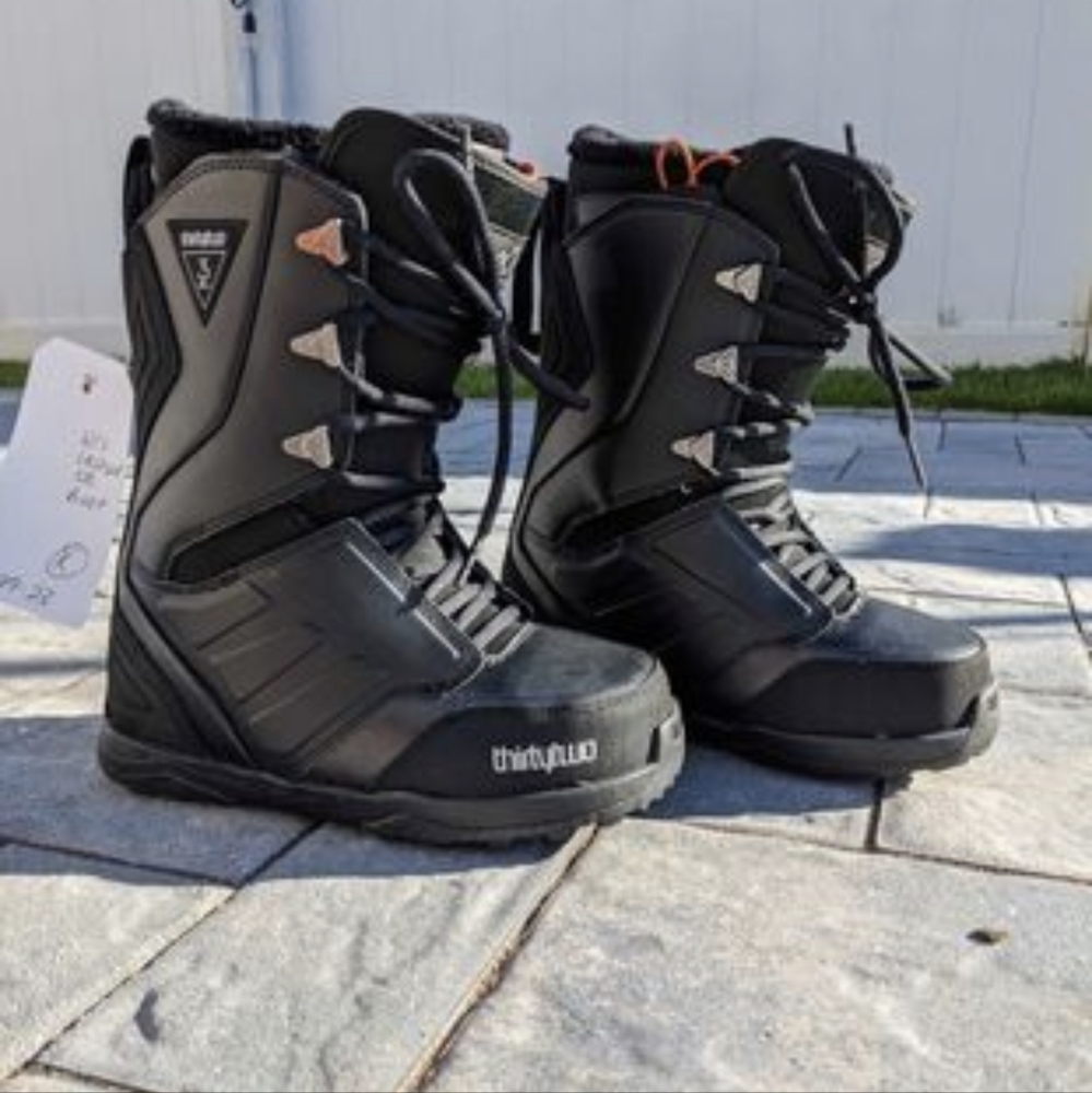 LIKE NEW IN BOX W ThirtyTwo Snowboard Boots Size 6.5 - Fits Like Size 7
